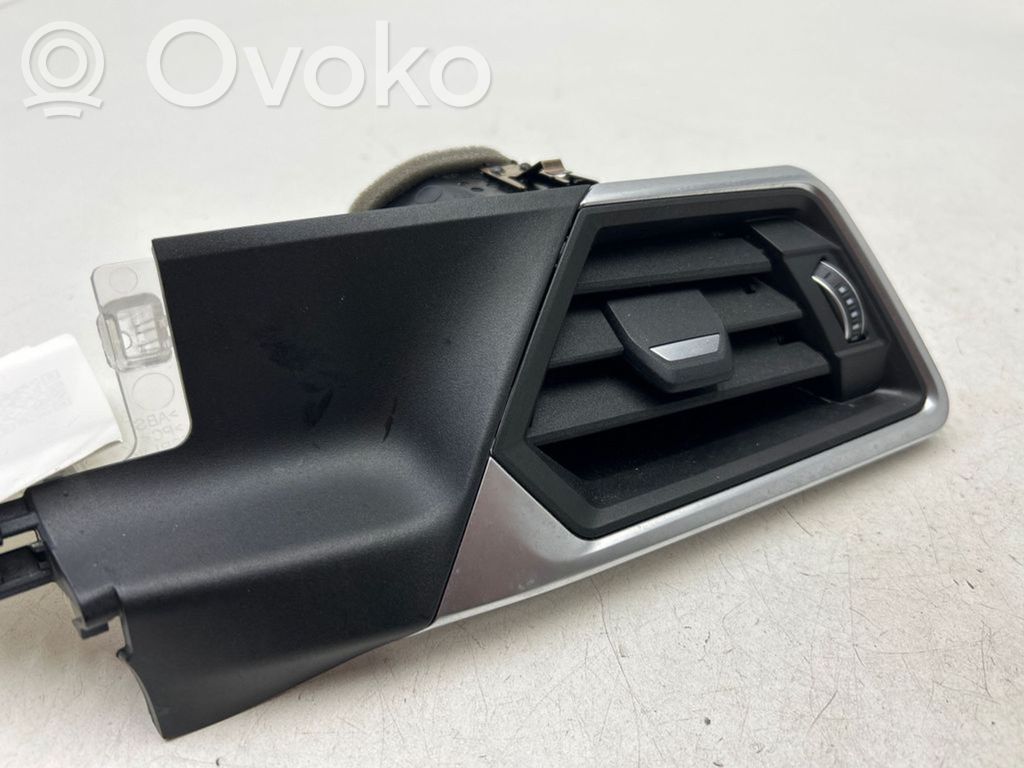 BMW 2 G42 Lango oro grotelės 