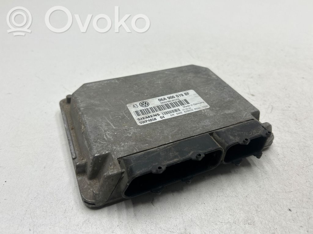 Volkswagen Golf IV Engine control unit/module 