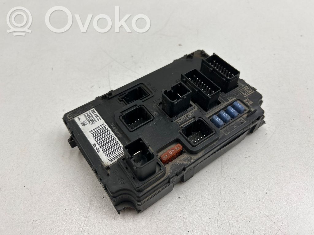 Peugeot 407 Fuse module 