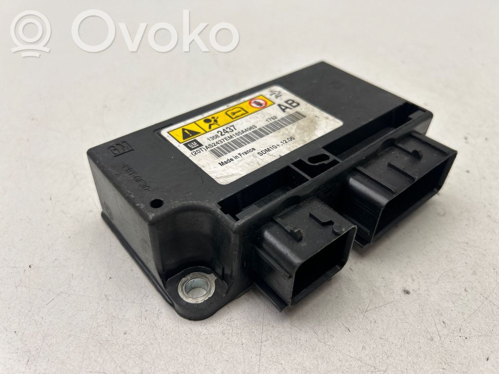 Opel Astra J Airbag control unit/module 