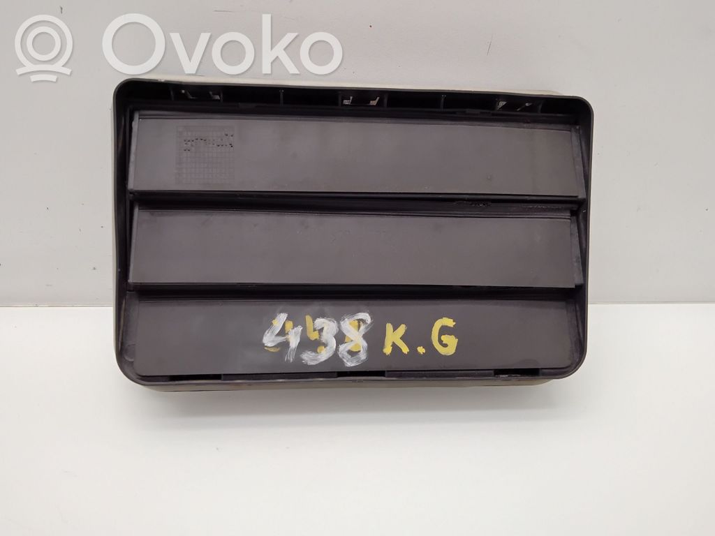 BMW X3 F25 Quarter panel pressure vent 
