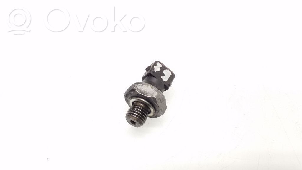 BMW 3 E90 E91 Oil pressure sensor 