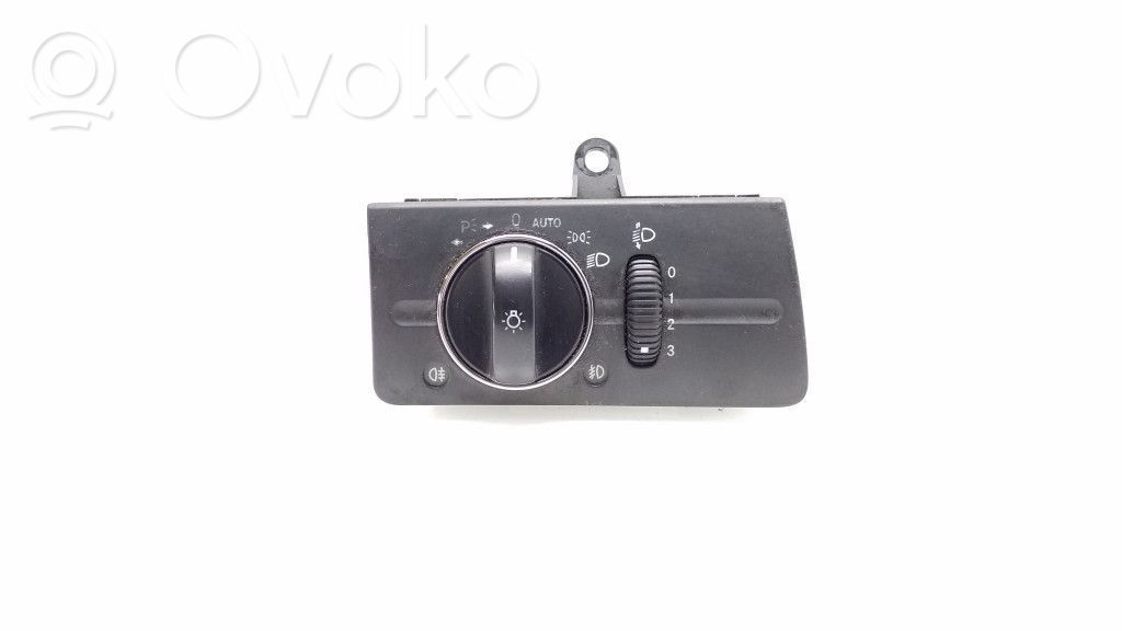 Mercedes-Benz E W211 Light switch 