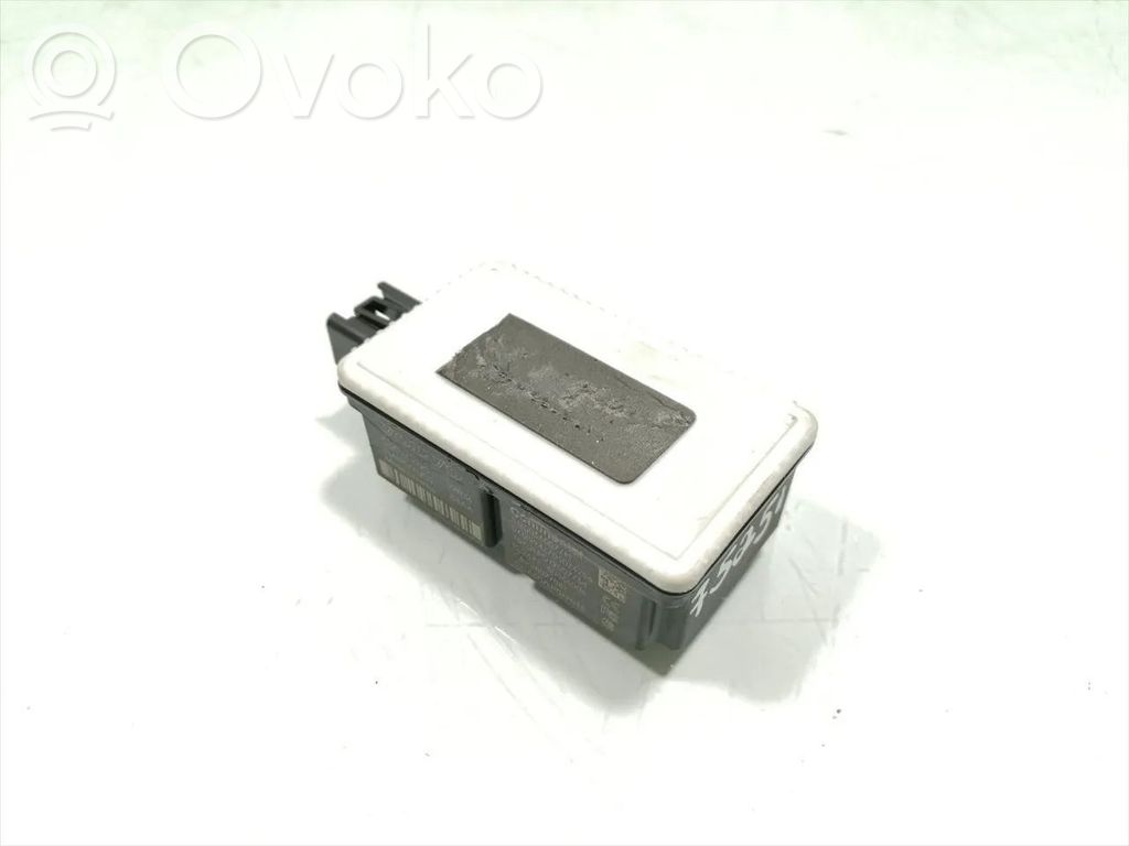 Volvo V70 Central locking relay 