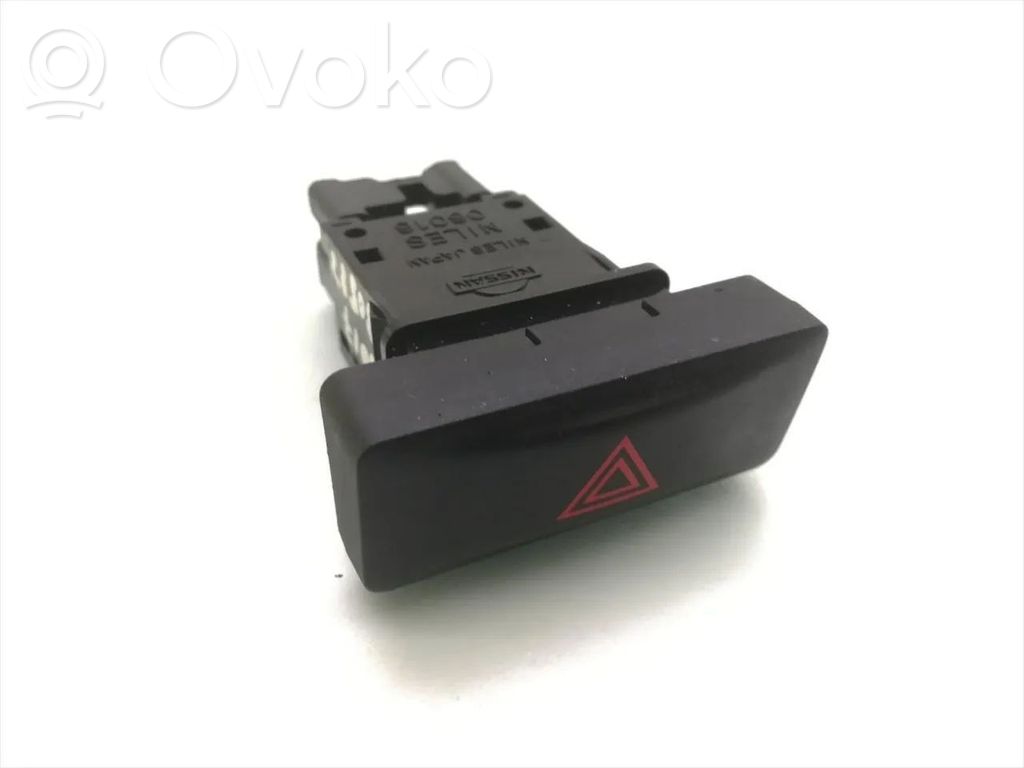Nissan X-Trail T31 Hazard light switch 