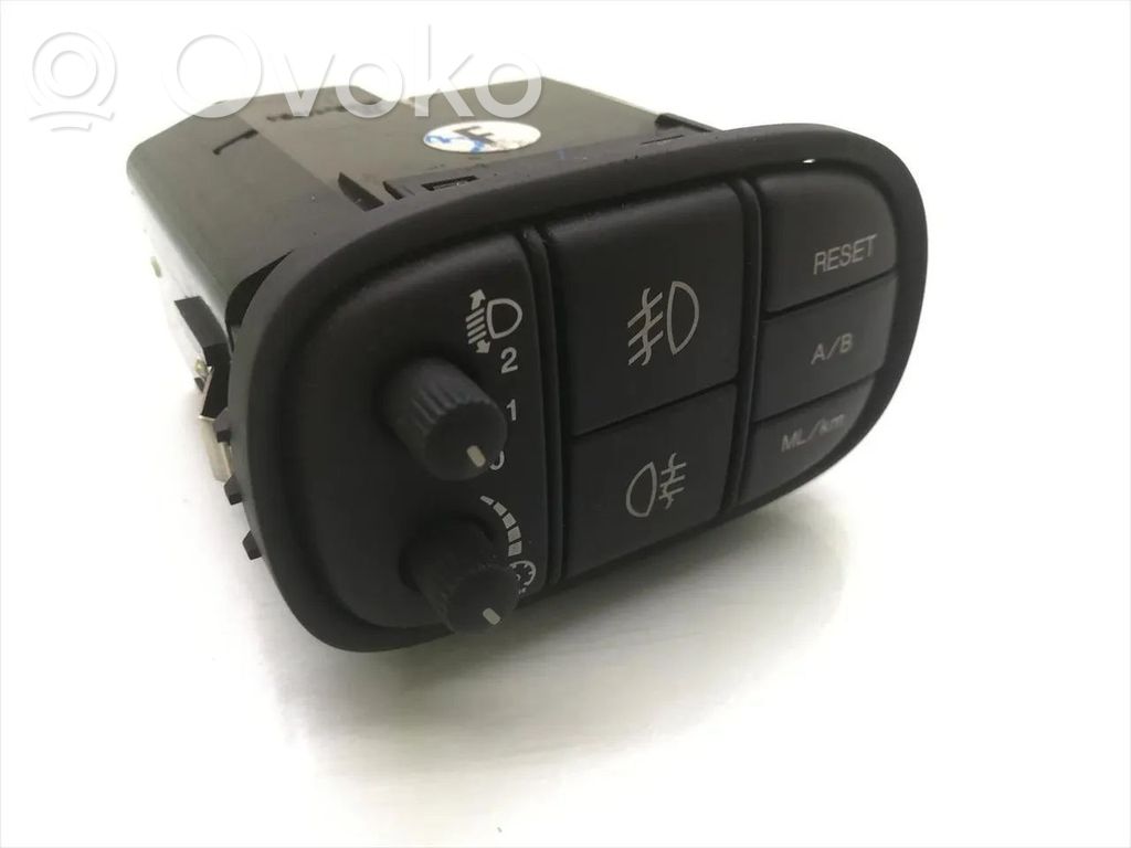 Light switch   2R8311654
