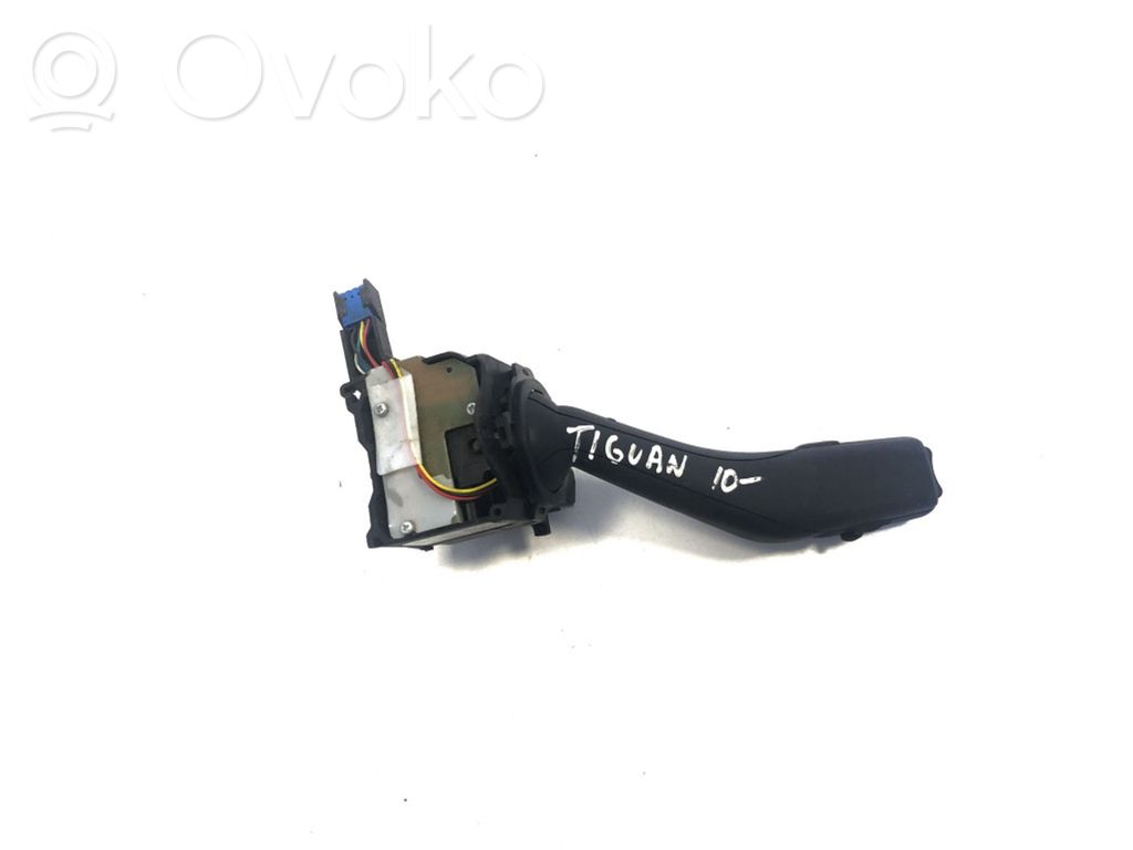 Volkswagen Tiguan Wiper control stalk 