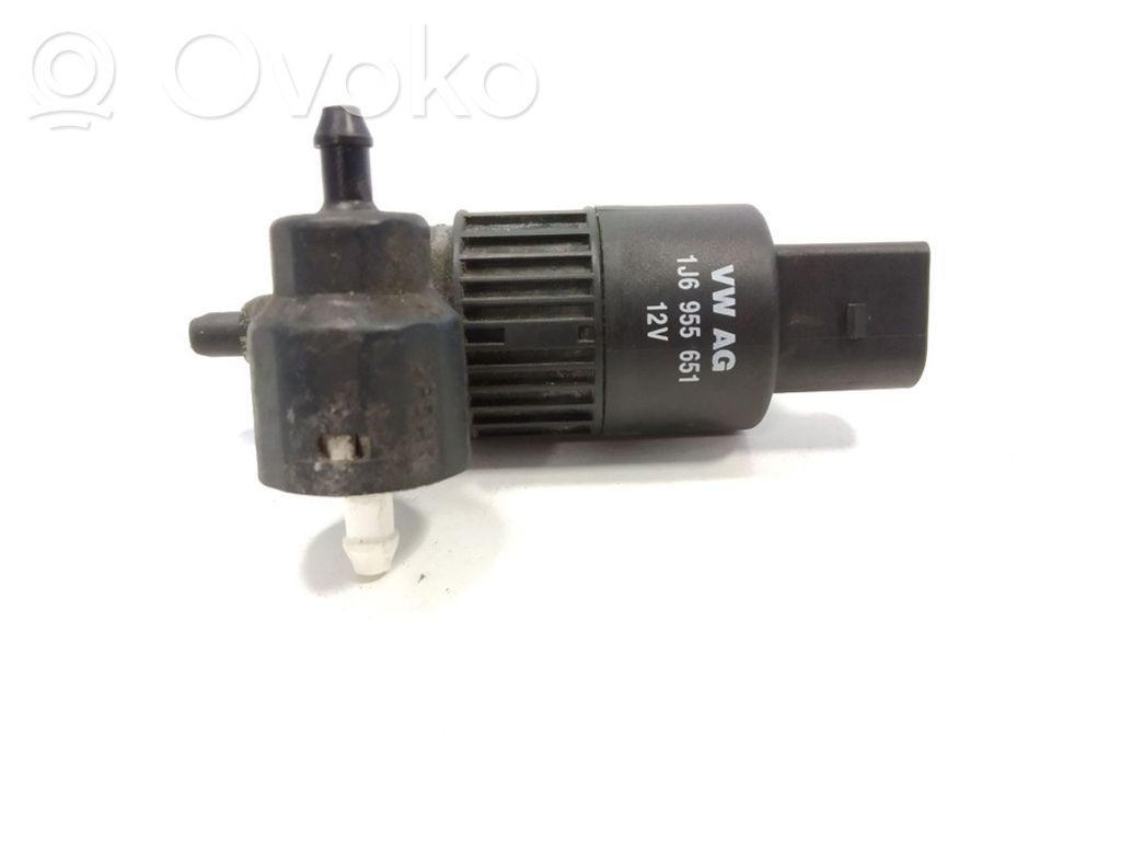 Volkswagen Touareg I Windscreen/windshield washer pump 