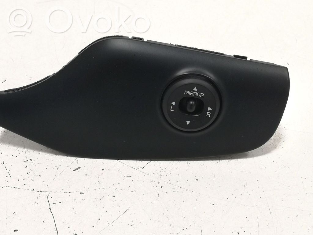 KIA Ceed Wing mirror switch 
