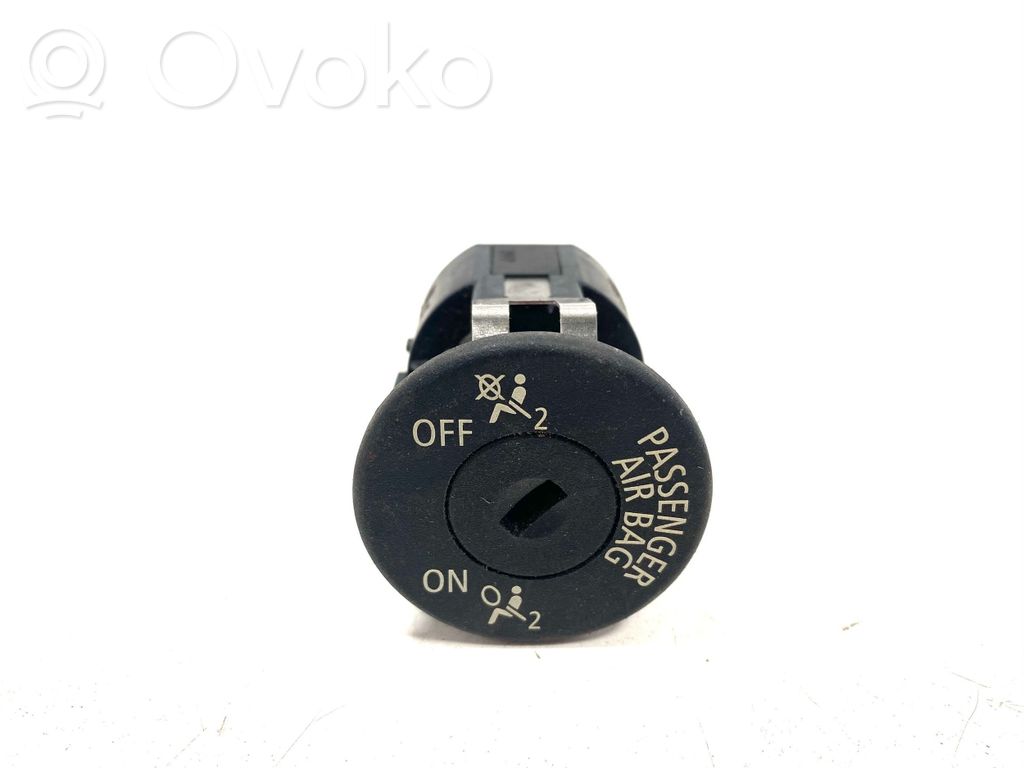 BMW 1 E81 E87 Passenger airbag on/off switch 
