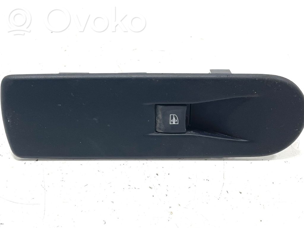 Renault Captur Electric window control switch 