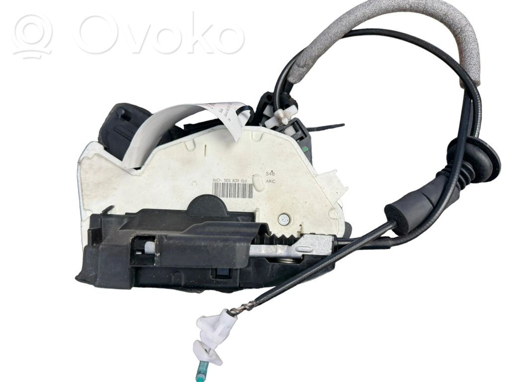 Zamek drzwi tylnych   5E0839016,06D5E0839016