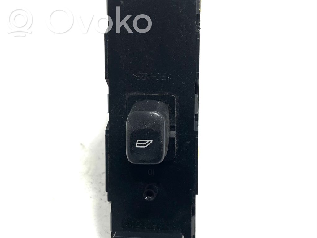 Volvo V70 Electric window control switch 