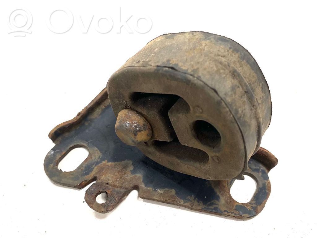Volkswagen Tiguan Muffler mount bracket/holder 