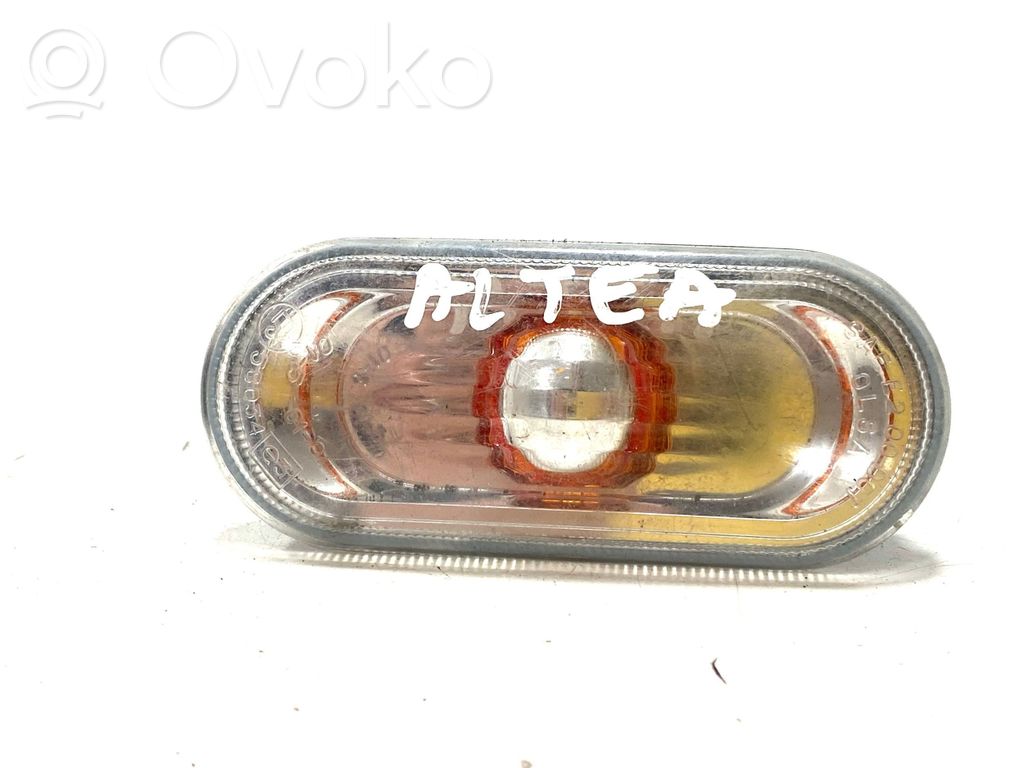 Seat Altea Front fender indicator light 