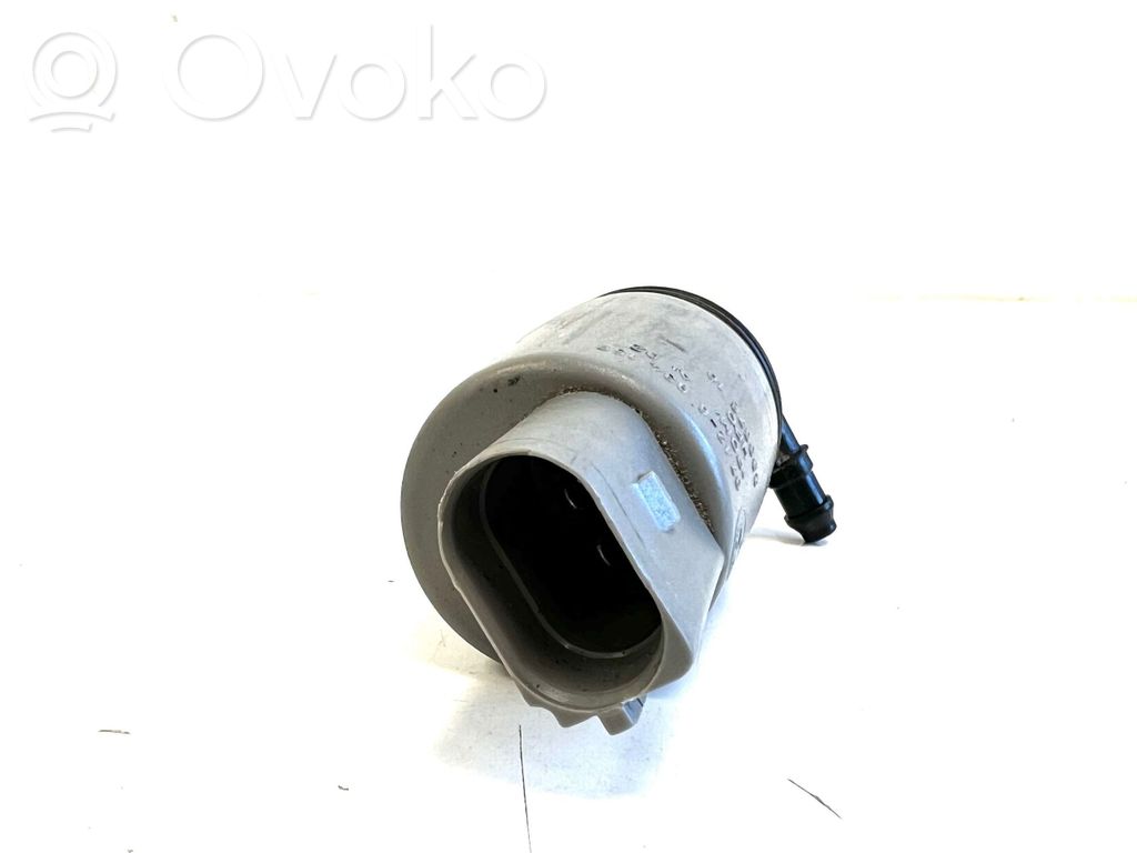 BMW X3 E83 Windscreen/windshield washer pump 
