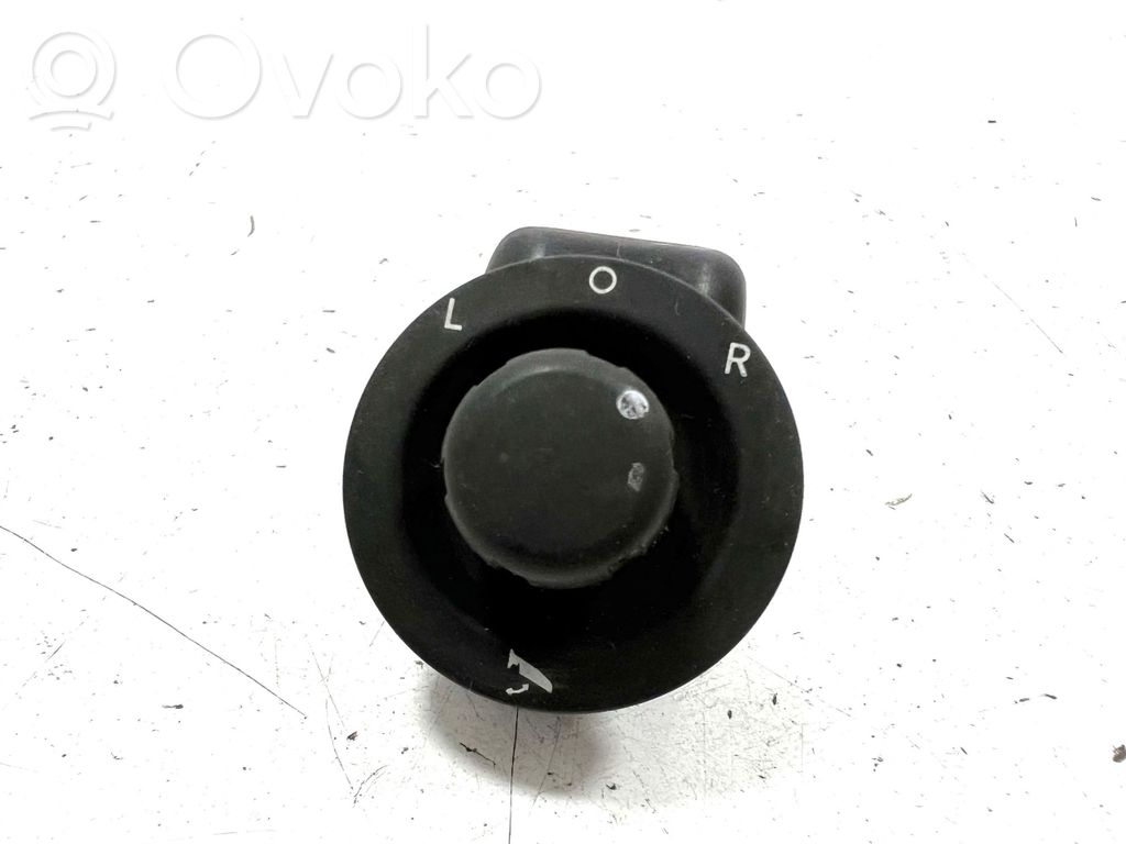 Jeep Grand Cherokee (WK) Wing mirror switch 