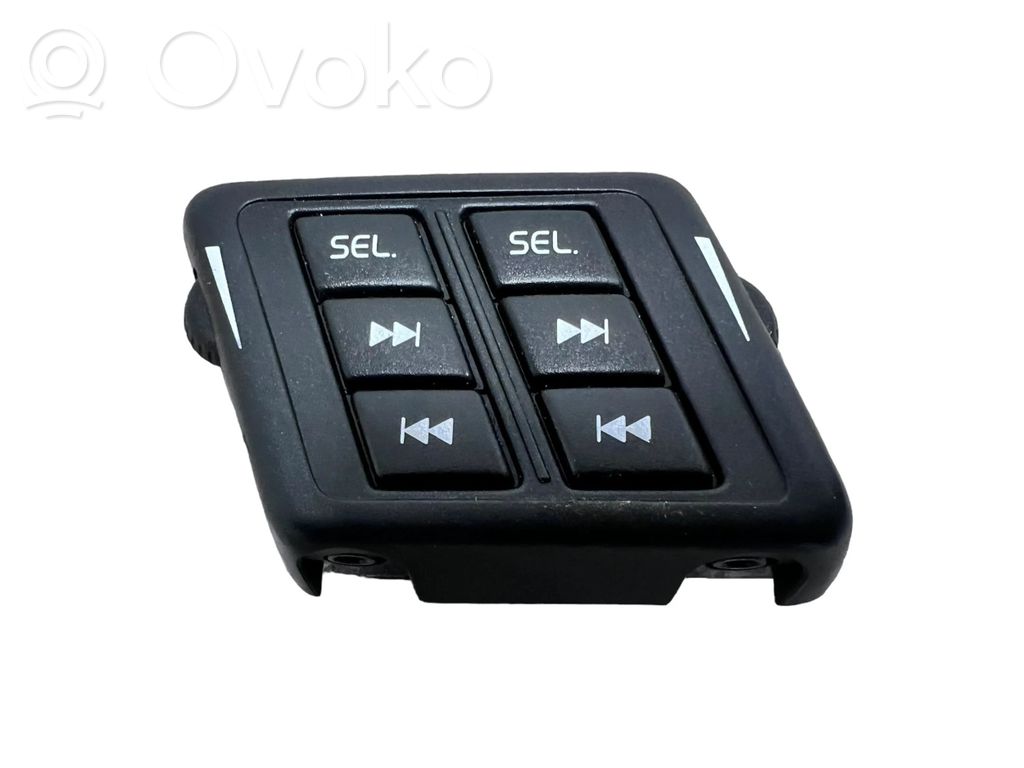 Volvo XC90 Steering wheel buttons/switches 