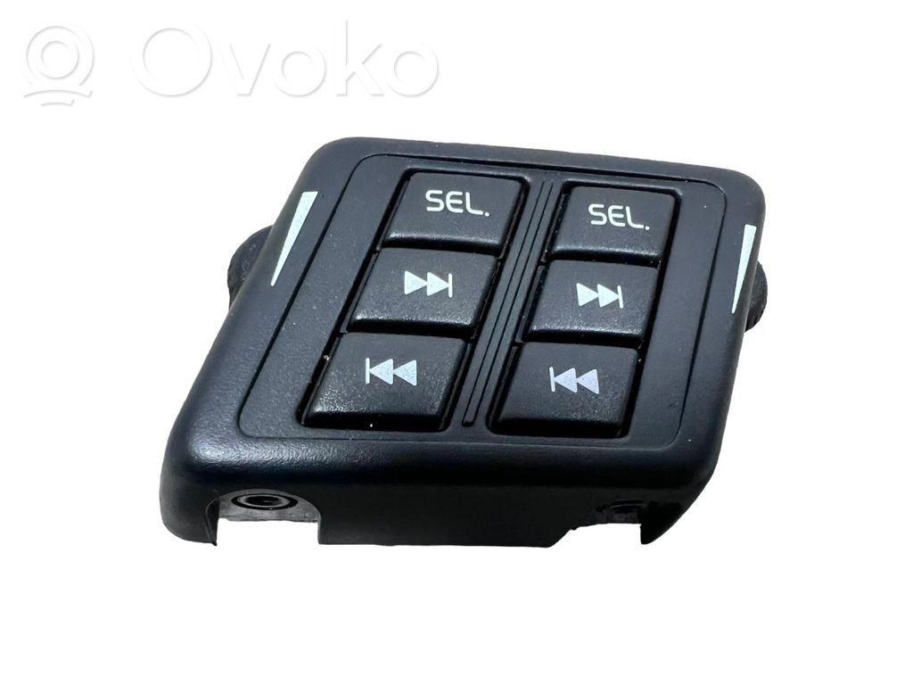 Volvo XC90 Steering wheel buttons/switches 