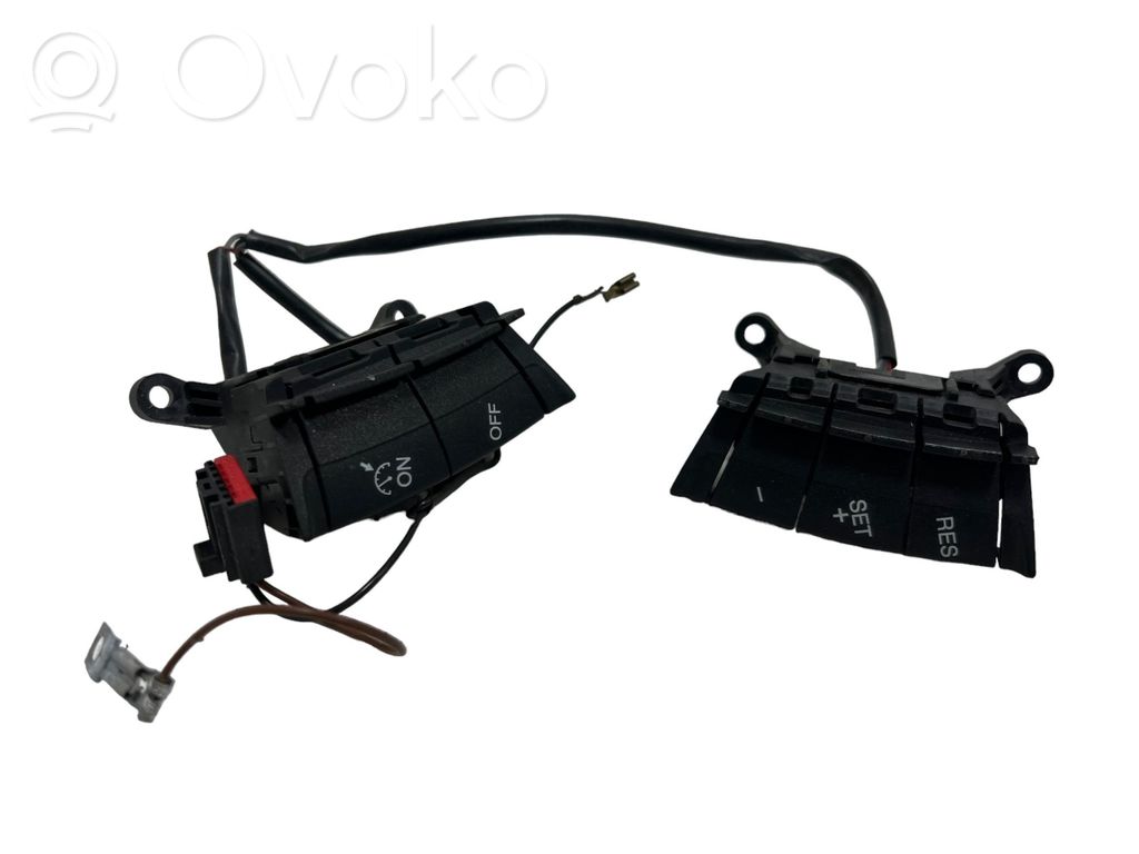 Ford Focus C-MAX Steering wheel buttons/switches 