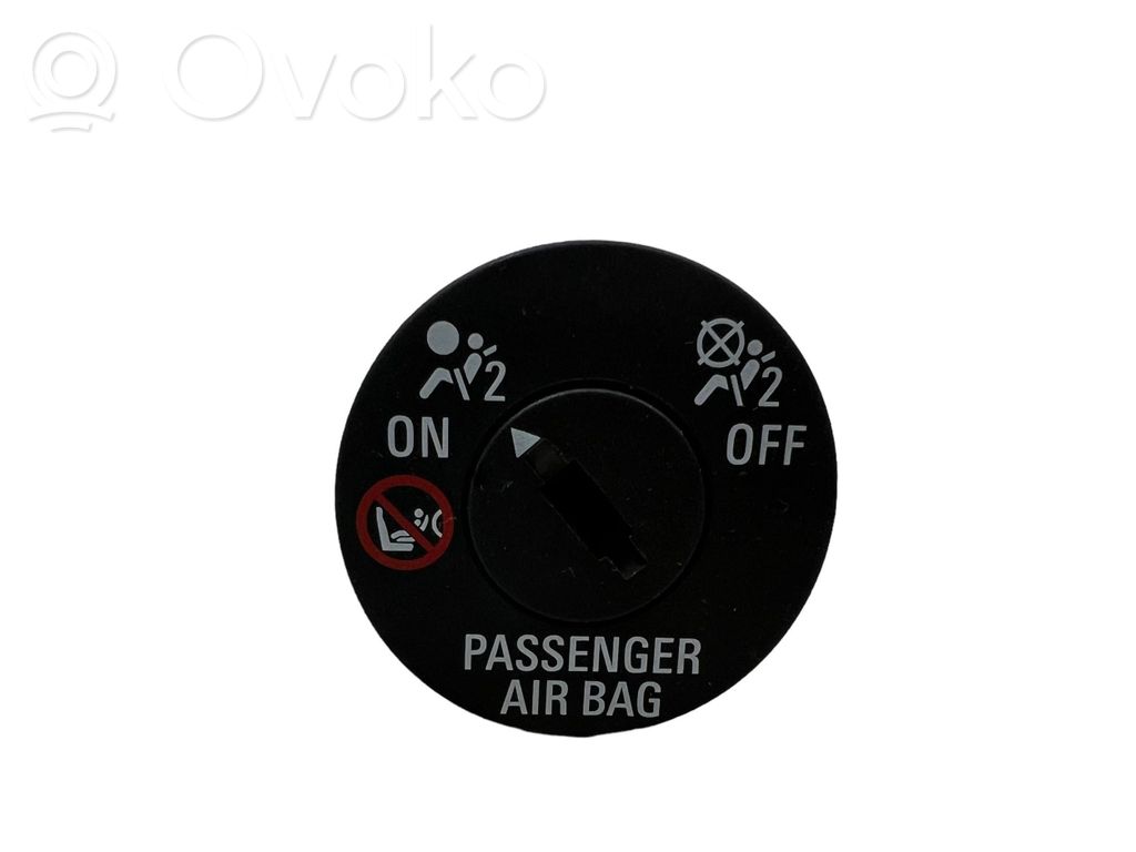Opel Corsa E Passenger airbag on/off switch 