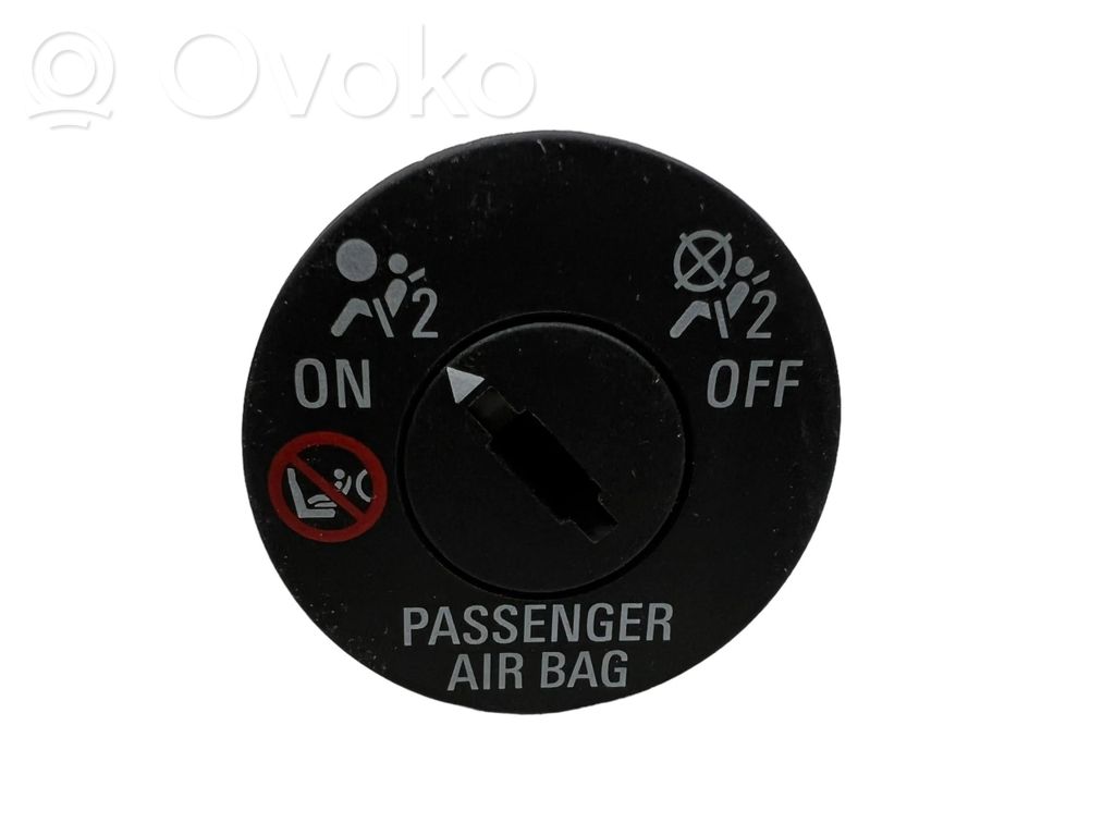 Opel Corsa E Passenger airbag on/off switch 