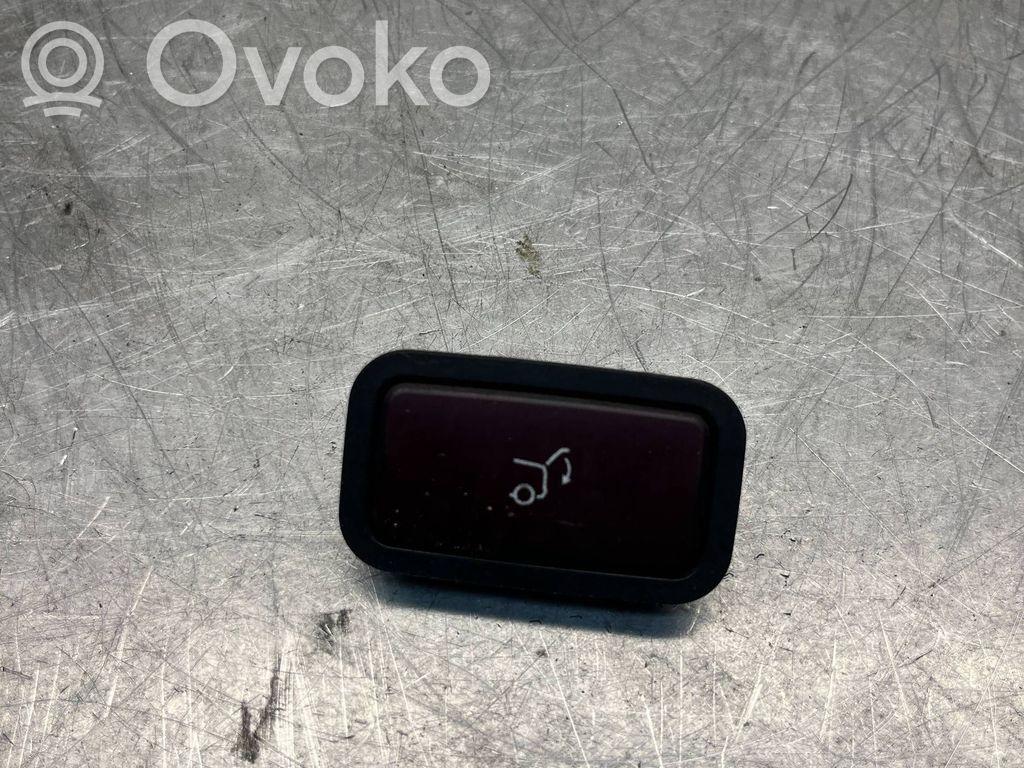 Mercedes-Benz E W211 Tailgate/boot open switch button 