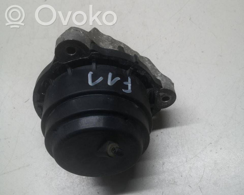 BMW 5 G30 G31 G38 Engine mount bracket 