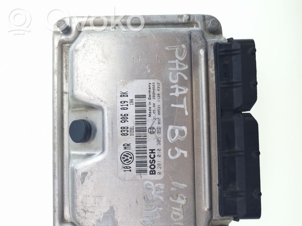 Volkswagen PASSAT B5.5 Engine control unit/module 