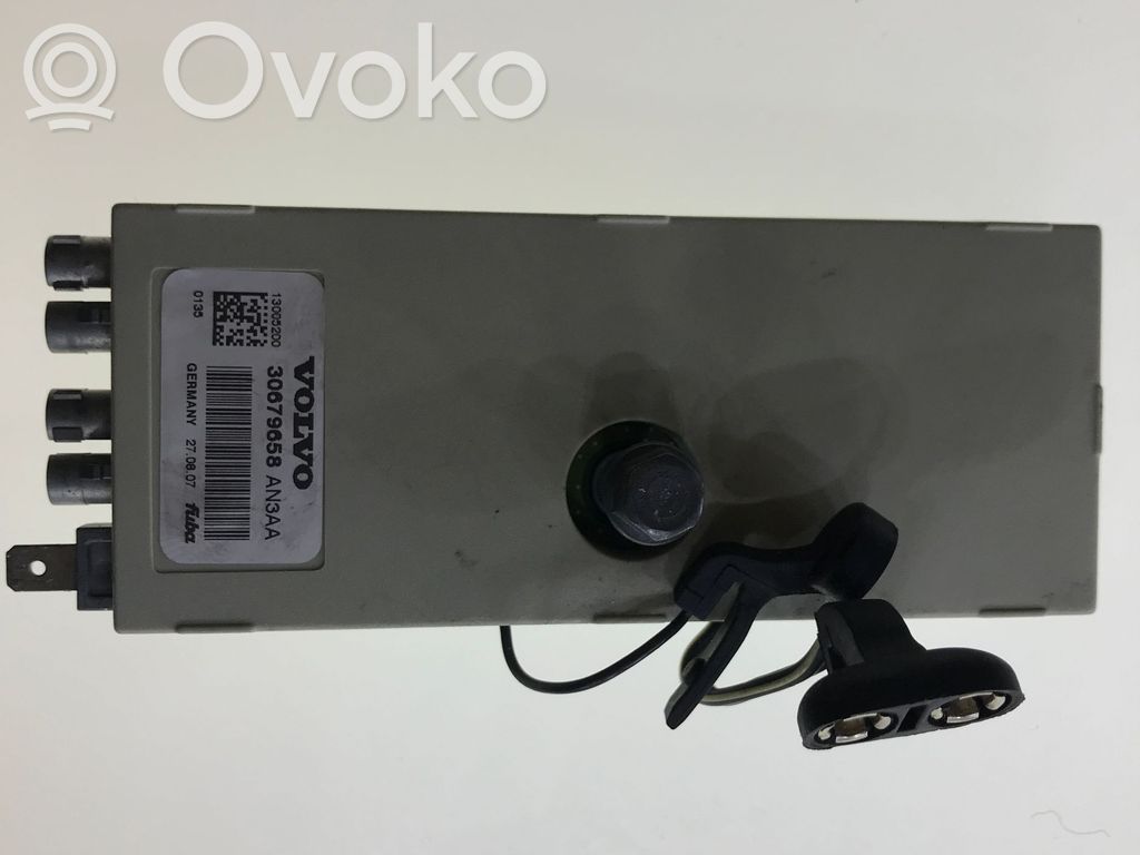 Volvo V70 Antenos stiprintuvas 