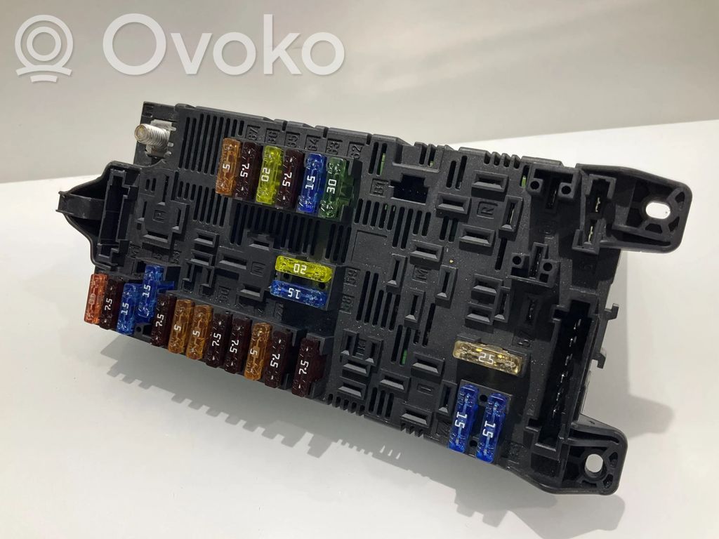 Mercedes-Benz CLS C219 Fuse module 
