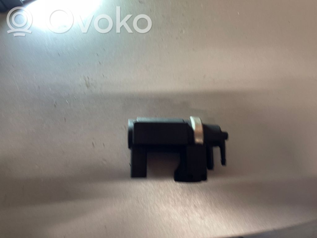 Audi A6 S6 C6 4F Vakuuma vārsts 
