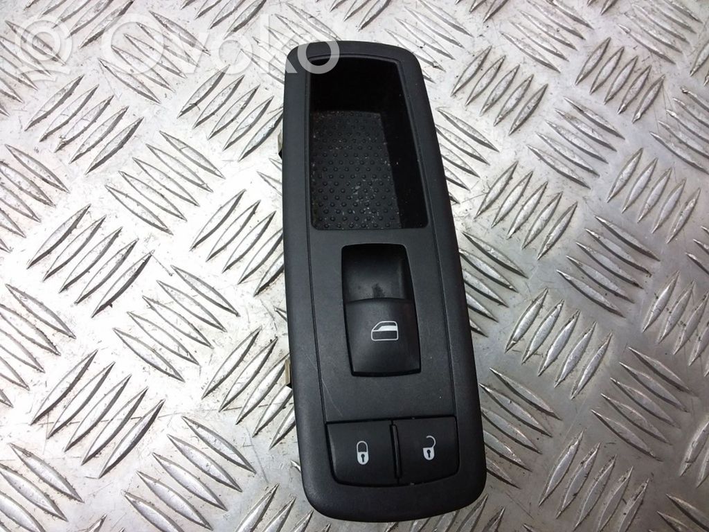 Chrysler Town & Country V Electric window control switch 