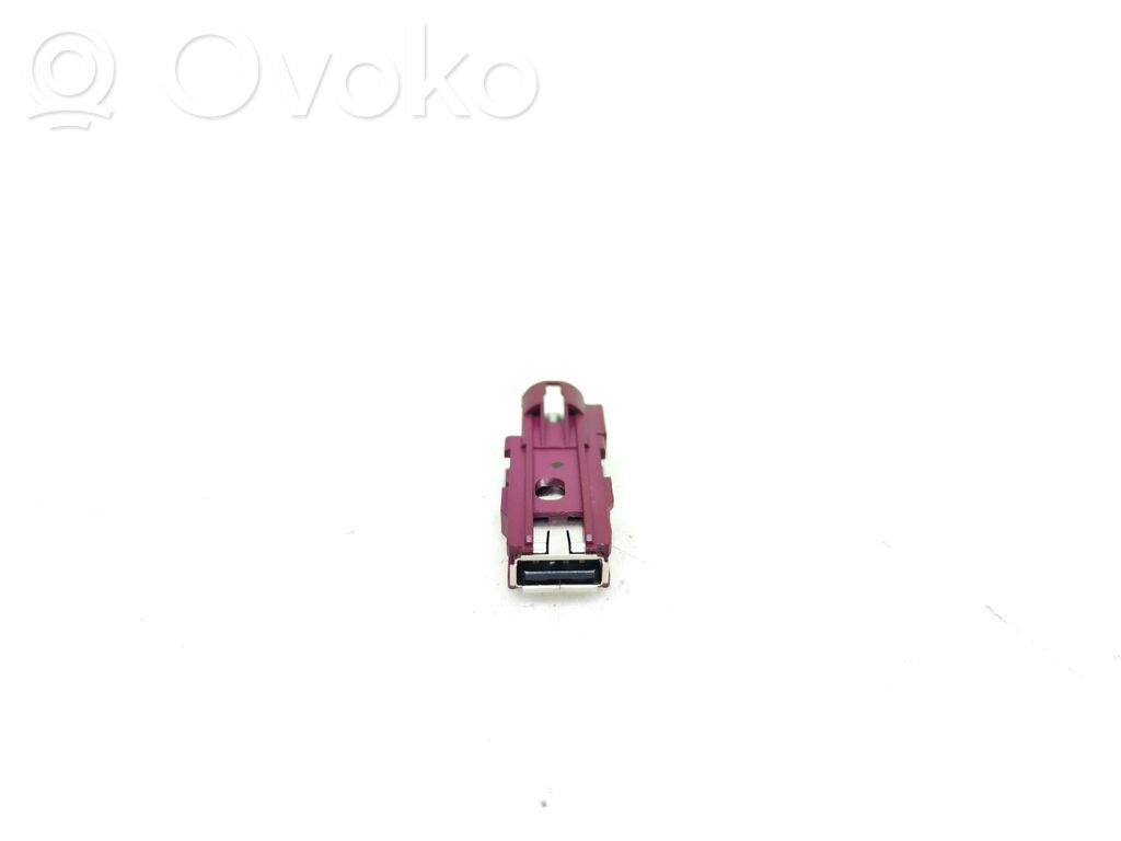USB socket connector   31438295AA