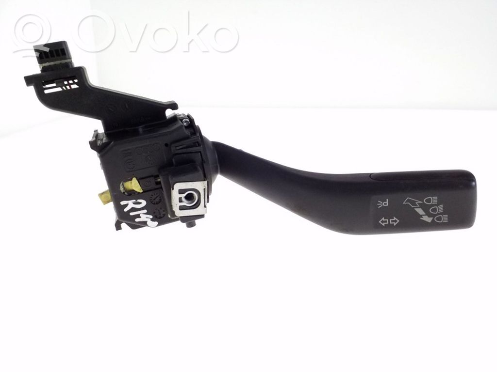 Skoda Octavia Mk2 (1Z) Indicator stalk 