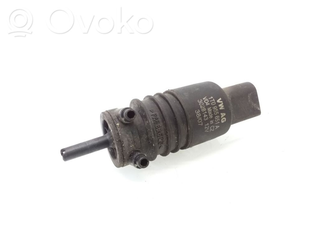 Audi A4 S4 B7 8E 8H Windscreen/windshield washer pump 