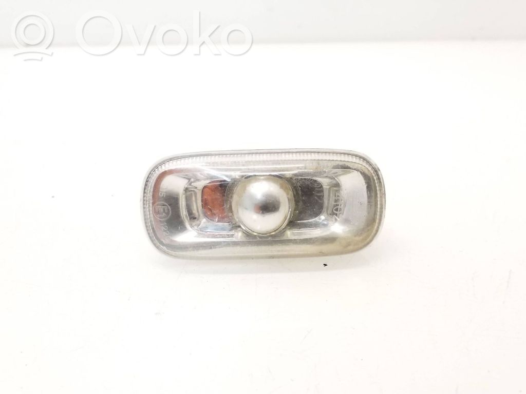 Audi A6 S6 C6 4F Front fender indicator light 