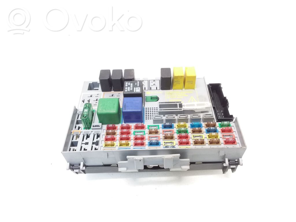 Opel Zafira A Fuse module 