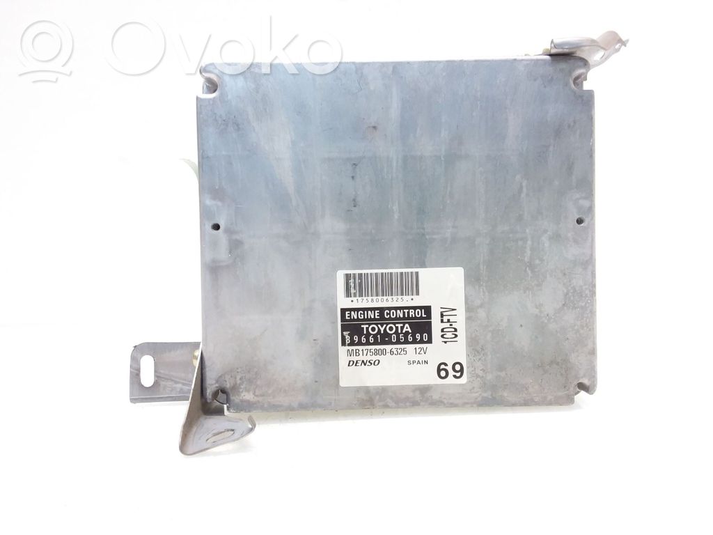 Toyota Avensis T250 Engine control unit/module 