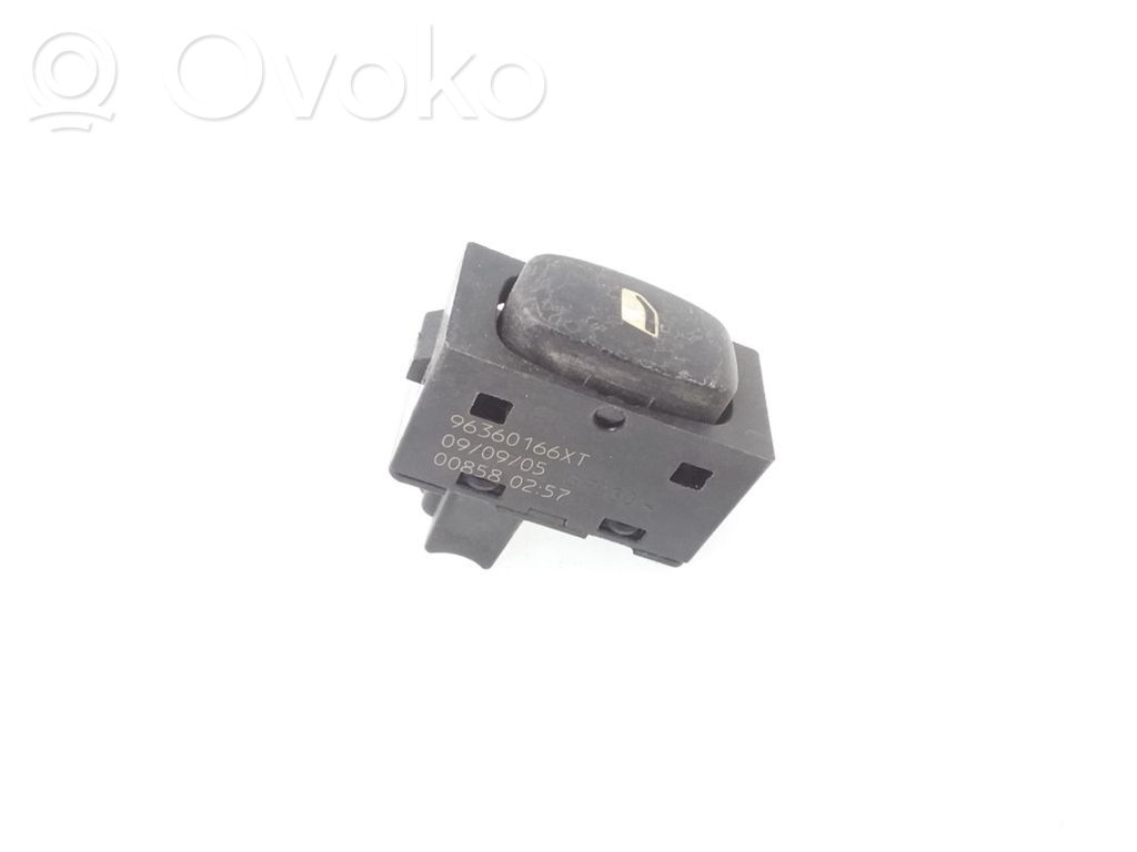 Peugeot 307 Electric window control switch 