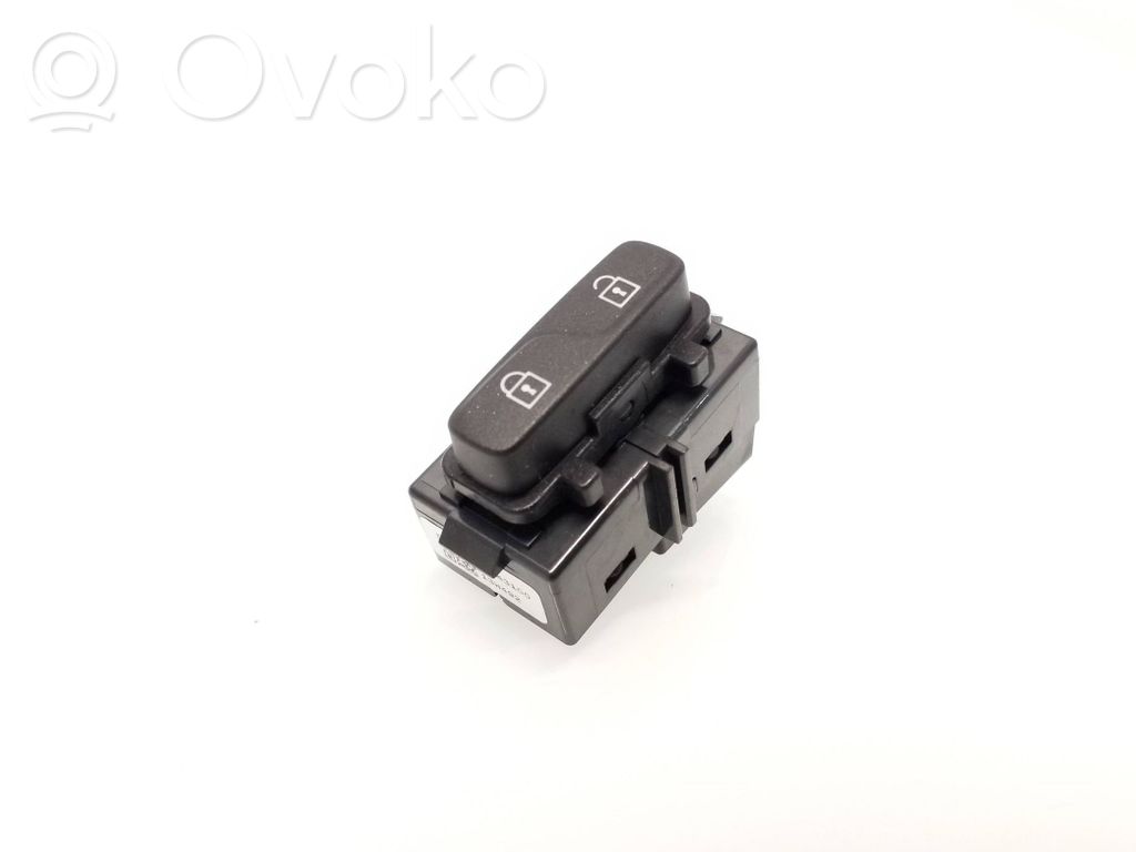 Volvo XC60 Central locking switch button 