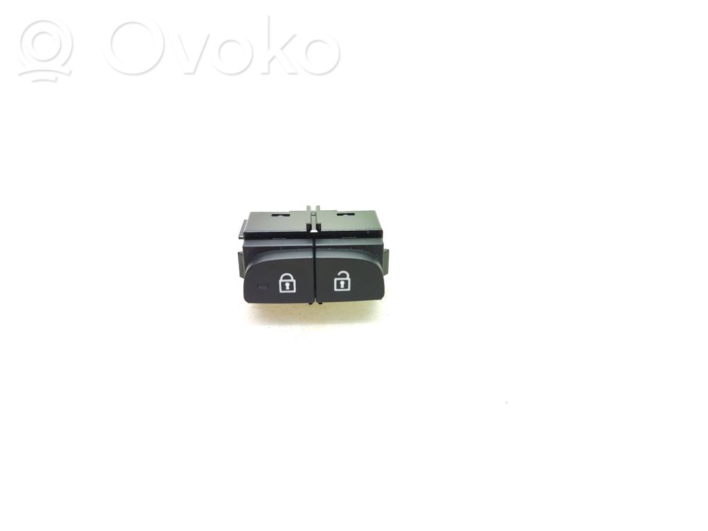 Volvo XC40 Central locking switch button 