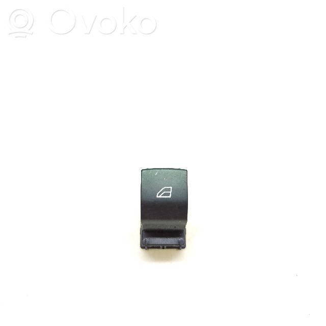 Volvo XC40 Electric window control switch 