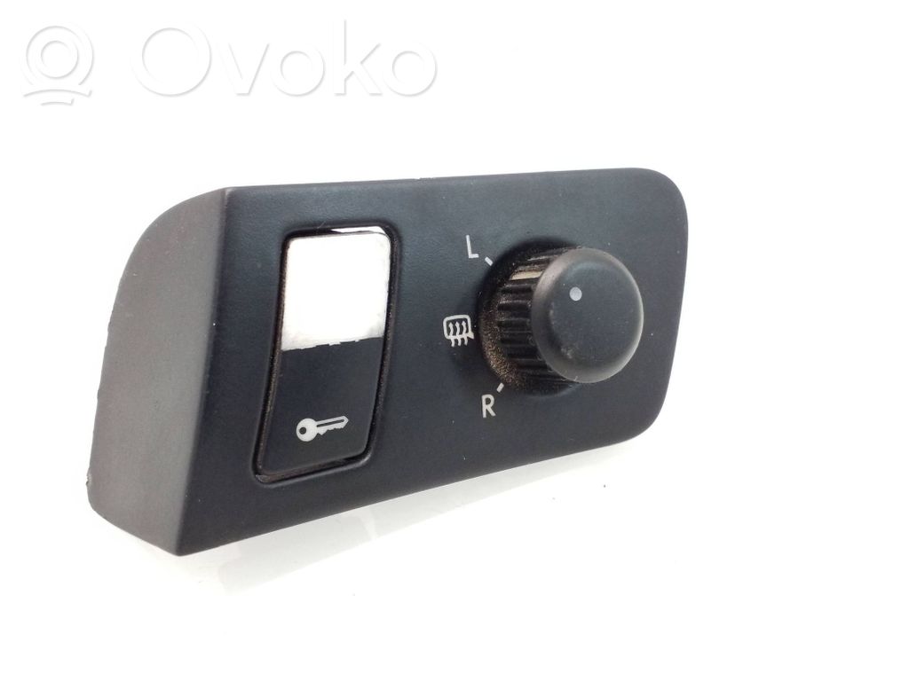 Volkswagen Touran I Wing mirror switch 