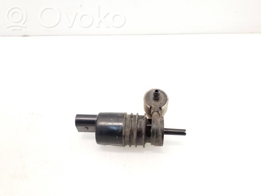 Volkswagen Transporter - Caravelle T5 Windscreen/windshield washer pump 