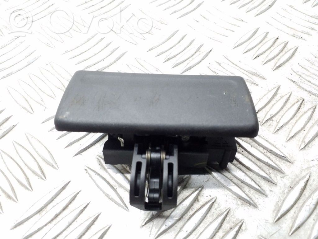 Ford Mondeo MK IV Daiktadėžės (bordačioko) rankenėlė 