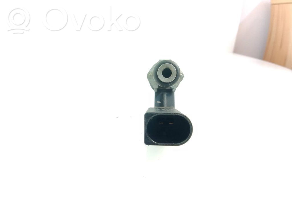 Skoda Octavia Mk2 (1Z) Fuel injector 