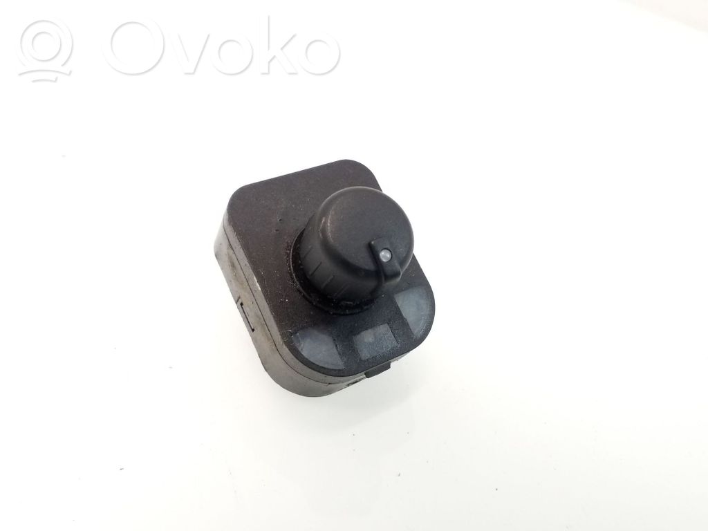 Audi A4 S4 B7 8E 8H Wing mirror switch 