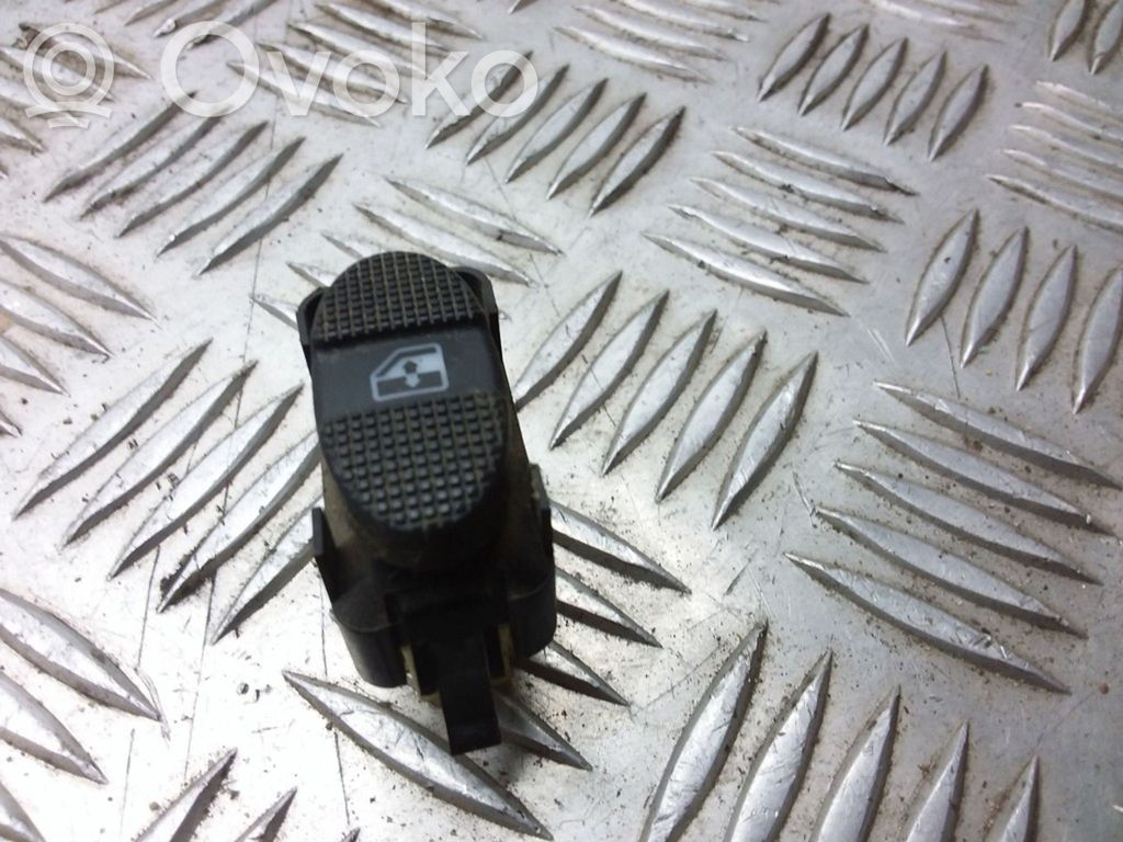 Seat Alhambra (Mk1) Electric window control switch 