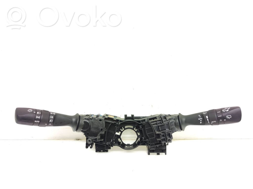 Toyota Prius (XW50) Rankenėlių komplektas 